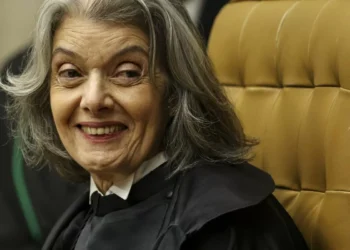 Cármen Lúcia anuncia proposta para atuação de juízes eleitorais