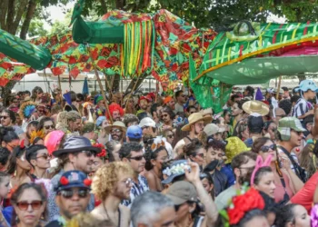 Calango Careta faz carnaval de rua “raiz” no último dia de festa no DF