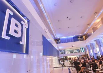 Bolsa volta a bater recorde e encosta nos 190 mil pontos