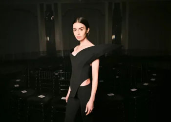 Por que Lily Collins é perfeita para interpretar Audrey Hepburn no cinema?