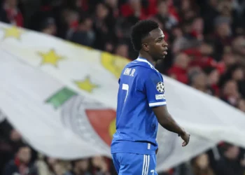 Alegado racismo. “Quem fica mal é o árbitro, acionou protocolo sem ter a certeza”