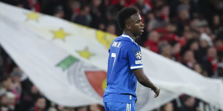 Alegado racismo. “Quem fica mal é o árbitro, acionou protocolo sem ter a certeza”