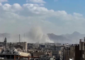 Ataques ao Irã deixam ao menos 201 mortos e cerca de 750 feridos