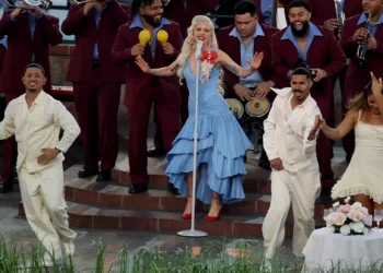 O curioso novo apelido de Lady Gaga após o visual salsa no Super Bowl