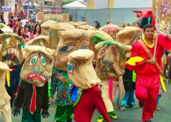 Em Pernambuco, Carnaval segue com opções para foliões inimigos do fim