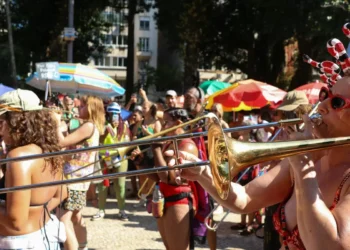 Bloco Mulheres Rodadas discute violência contra a mulher no Rio