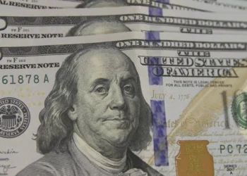 Dólar sobe para R$ 5,16 após escalada de conflito no Oriente Médio